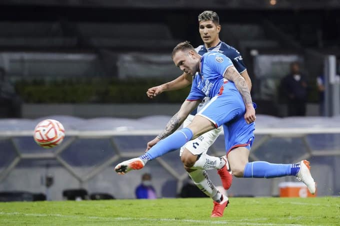 Cruz Azul buscar&iacute;a a este defensa tras la ca&iacute;da de Bruno M&eacute;ndez
