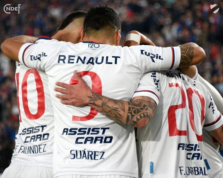 Nacional 2-0 Wanderers: Ocampo brilla y el tricolor es l&iacute;der en la anual