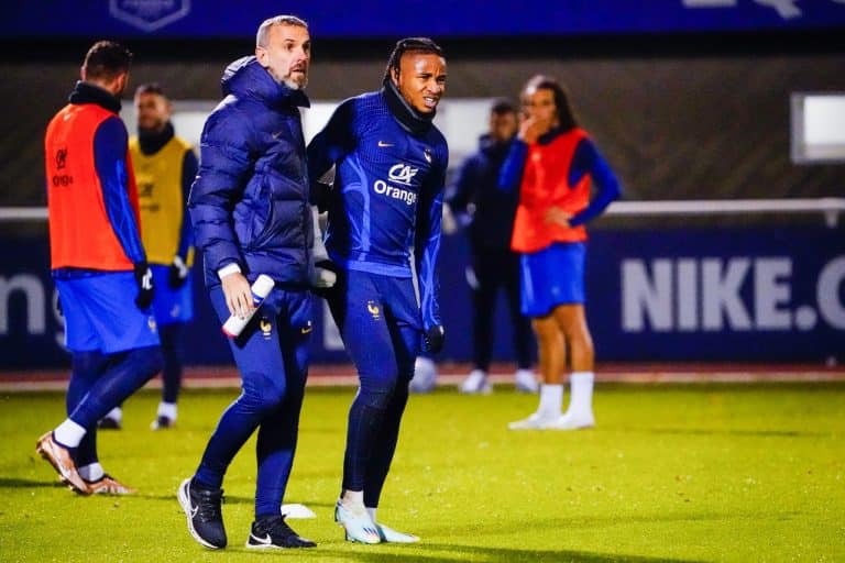 Francia sufre con una nueva baja