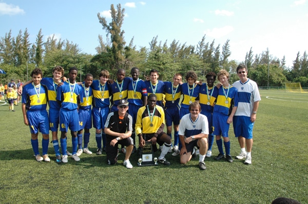 Baha Juniors FC, Futbolistas peruanos en Bahamas, BFA Senior League