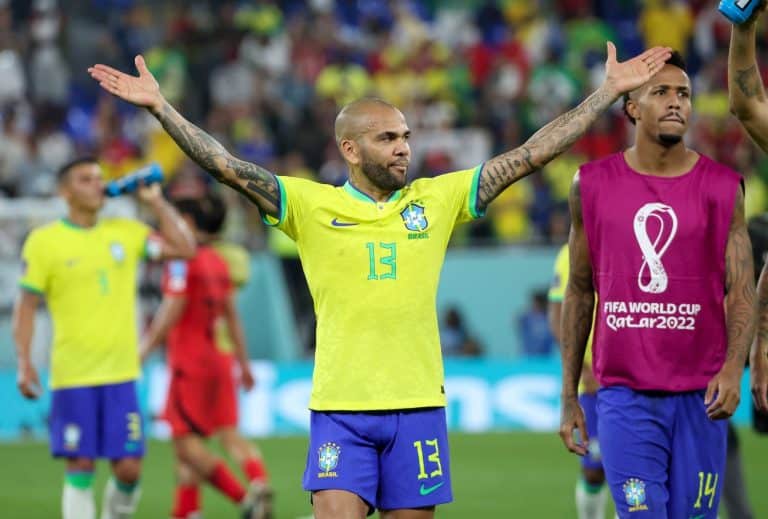 Dani Alves sigue rompiendo r&eacute;cords