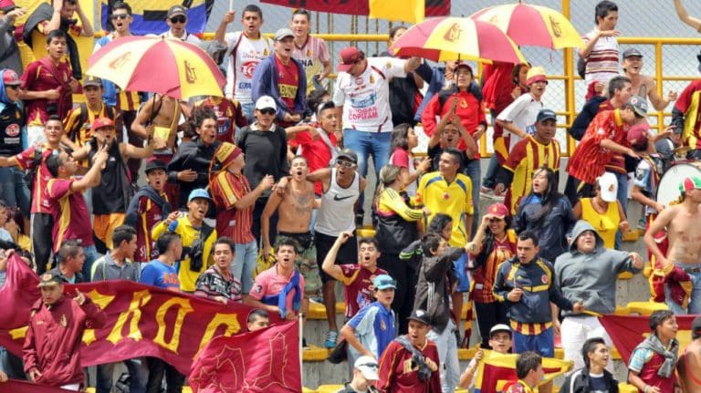 &iexcl;Un aficionado agrede a un futbolista de Millonarios!