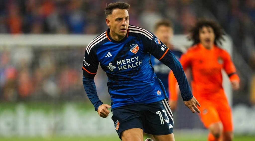Santiago Arias MLS