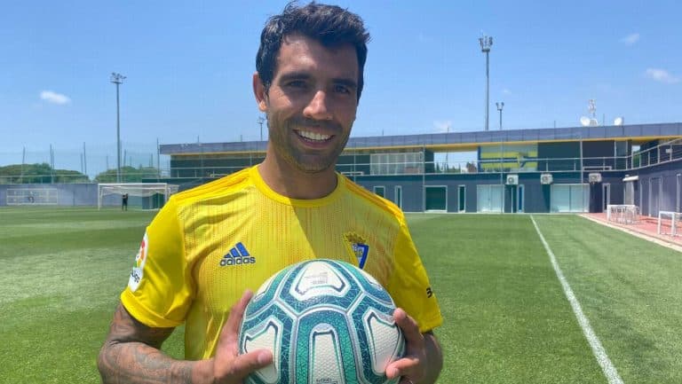 Augusto Fern&aacute;ndez vuelve del retiro en Espa&ntilde;a