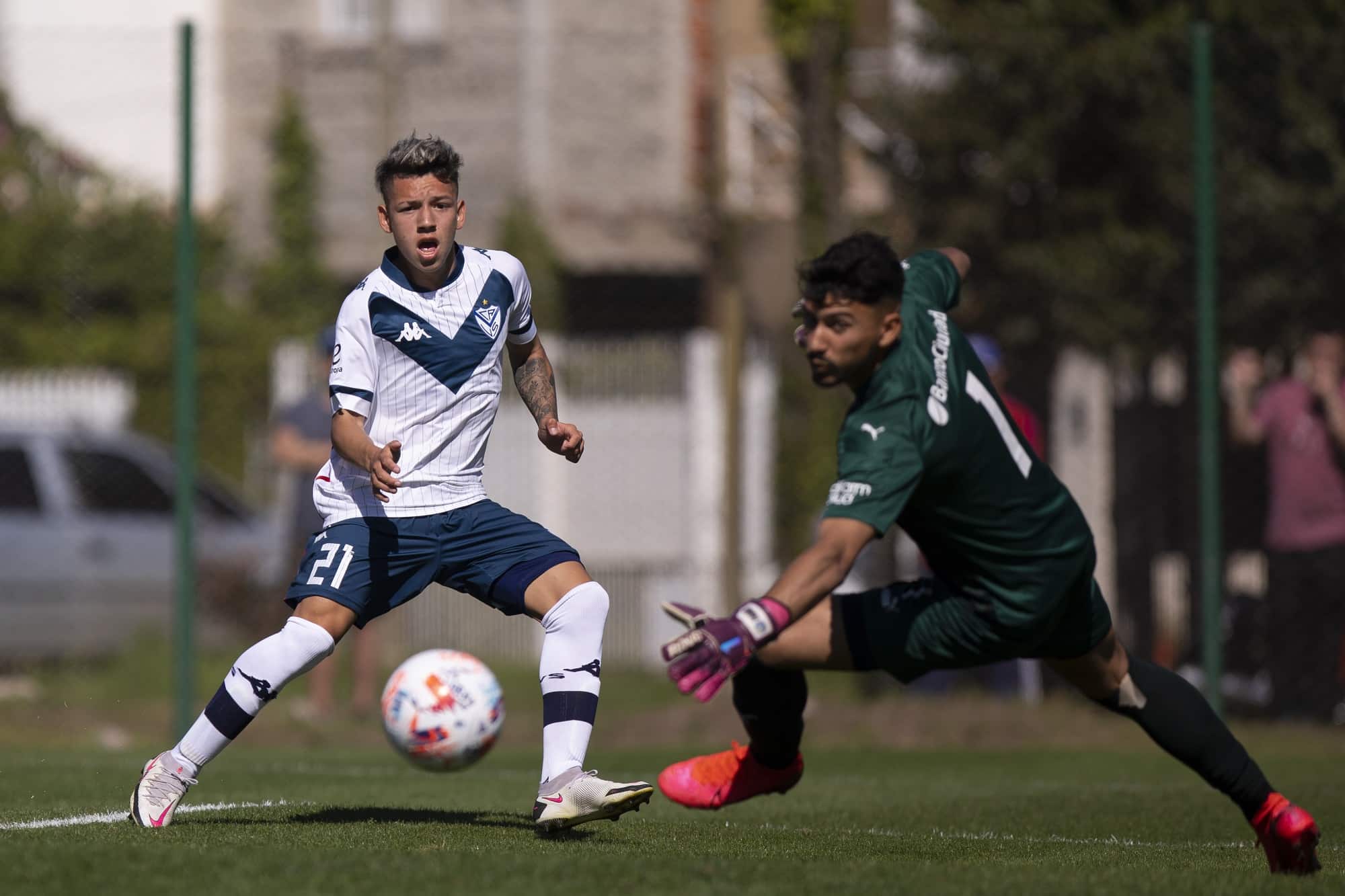 Gianluca Prestianni, Real Madrid, V&eacute;lez Sarsfield, Liga Profesional, FC Barcelona