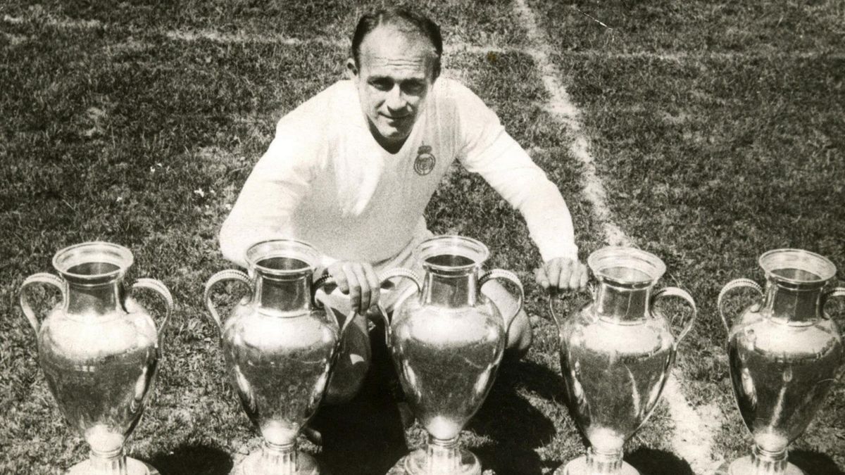Mejores argentinos que jugaron para otras selecciones, Alfredo Di Stefano, Selecci&oacute;n Argentina, Selecci&oacute;n de Italia, Selecci&oacute;n de Espa&ntilde;a, Chimy &Aacute;vila, Scaloni
