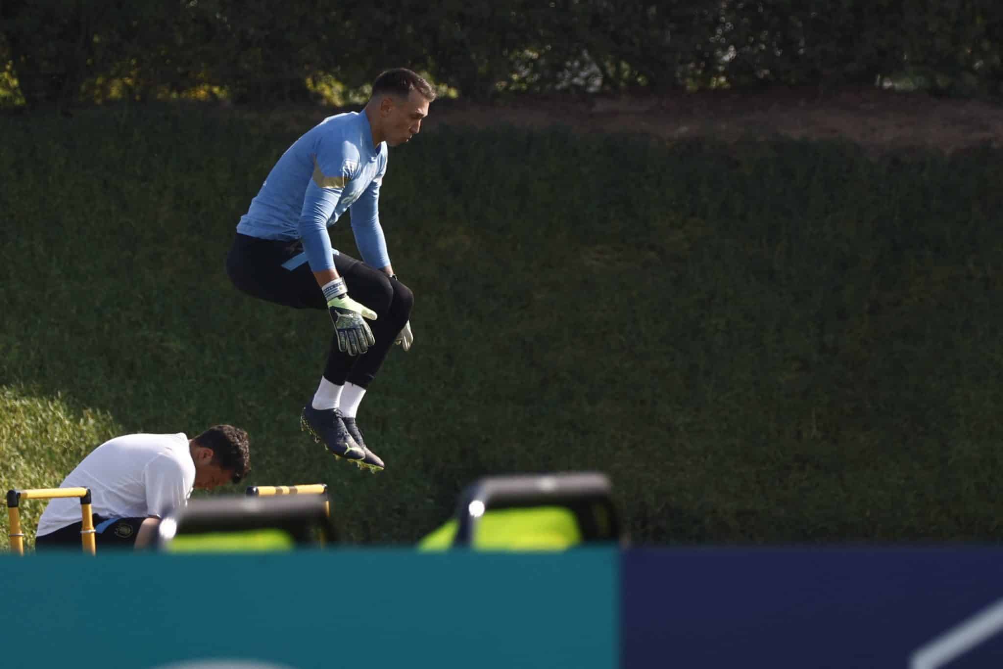 Fernando Muslera, Mejores argentinos que jugaron para otras selecciones, Alfredo Di Stefano, Selecci&oacute;n Argentina, Selecci&oacute;n de Italia, Selecci&oacute;n de Espa&ntilde;a, Chimy &Aacute;vila, Scaloni