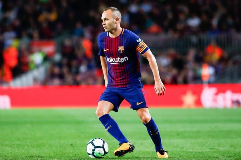 El mediocampista que mejora los registros de Andr&eacute;s Iniesta dice adi&oacute;s al f&uacute;tbol
