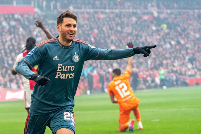 Santiago Gim&eacute;nez: inter&eacute;s de un equipo que sigue vivo en Champions League