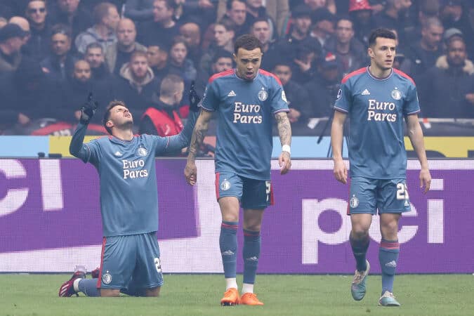 Santiago Gim&eacute;nez interesa a un club que sigue vivo en Champions League