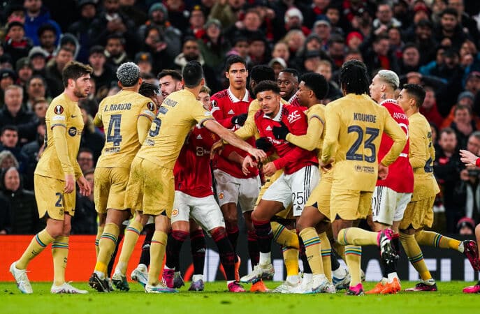 Barcelona demanda periodistas