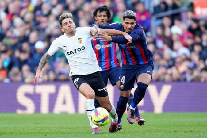 Argentino boc&oacute;n, Ronald Ara&uacute;jo opin&oacute; sobre Garnacho