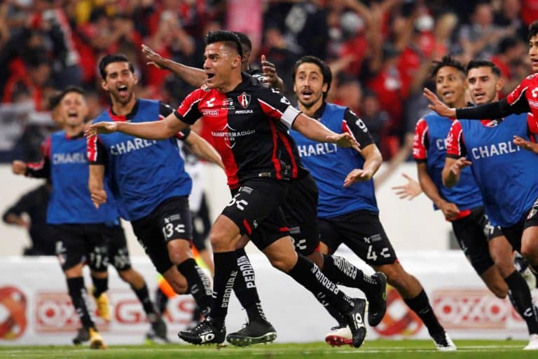 Cl&aacute;sico Tapat&iacute;o: Los humill&oacute;, cuando Atlas derrot&oacute; a Chivas por 18-0