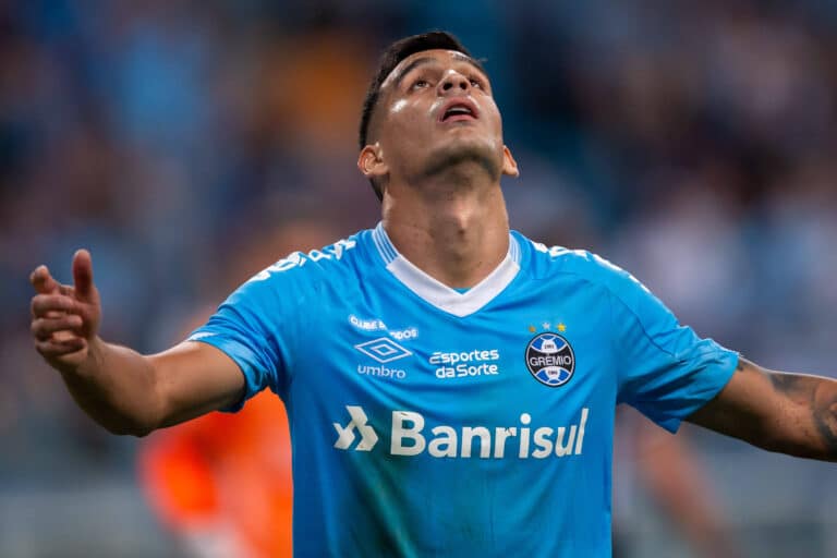 Los mejores argentinos que jugaron con otras selecciones