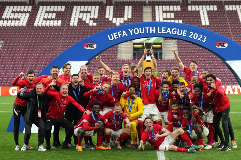 Barcelona: El goleador de la Youth League se ofreci&oacute; al club