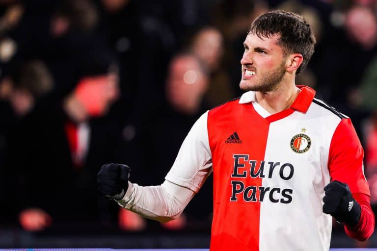 Santiago Gim&eacute;nez vs Mateo Retegui: Qui&eacute;n vale m&aacute;s y los clubes interesados en ellos