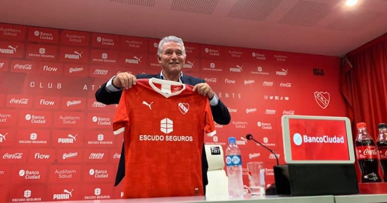 Independiente: Rechaz&oacute; el puesto, pero al no tener ofertas, dio un paso atr&aacute;s y ser&aacute; el DT