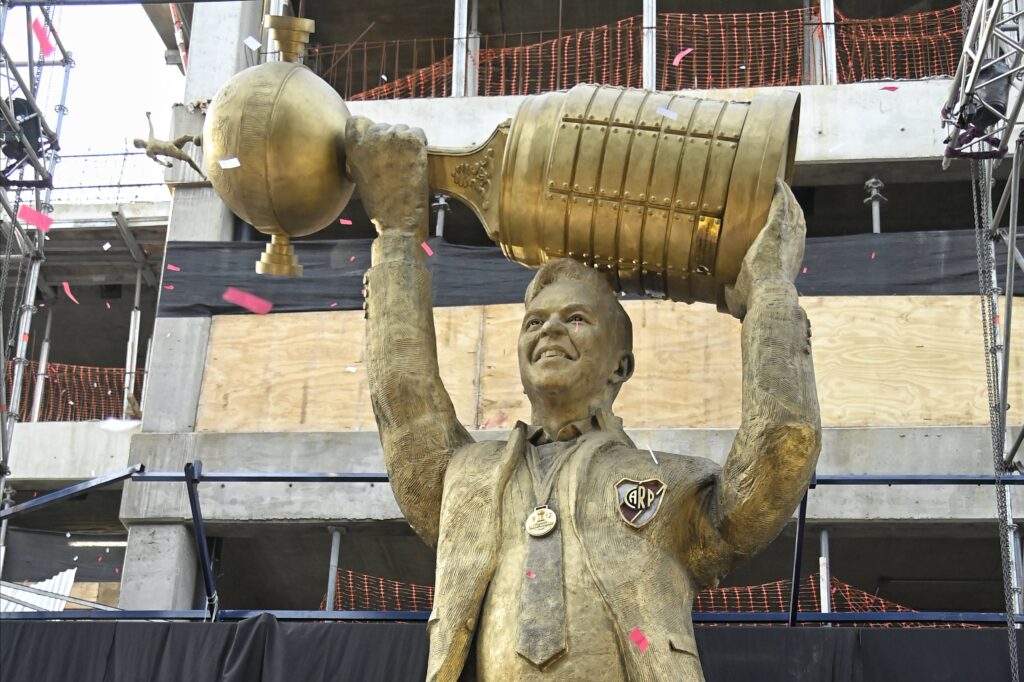 Así es la gran estatua de Marcelo Gallardo. FOTO: River Plate Oficial Gallardo