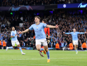 Juli&aacute;n &Aacute;lvarez con el Manchester City