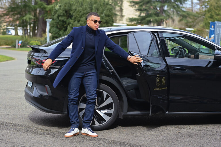 PSG: promesas incumplidas a Mbapp&eacute; para quedarse