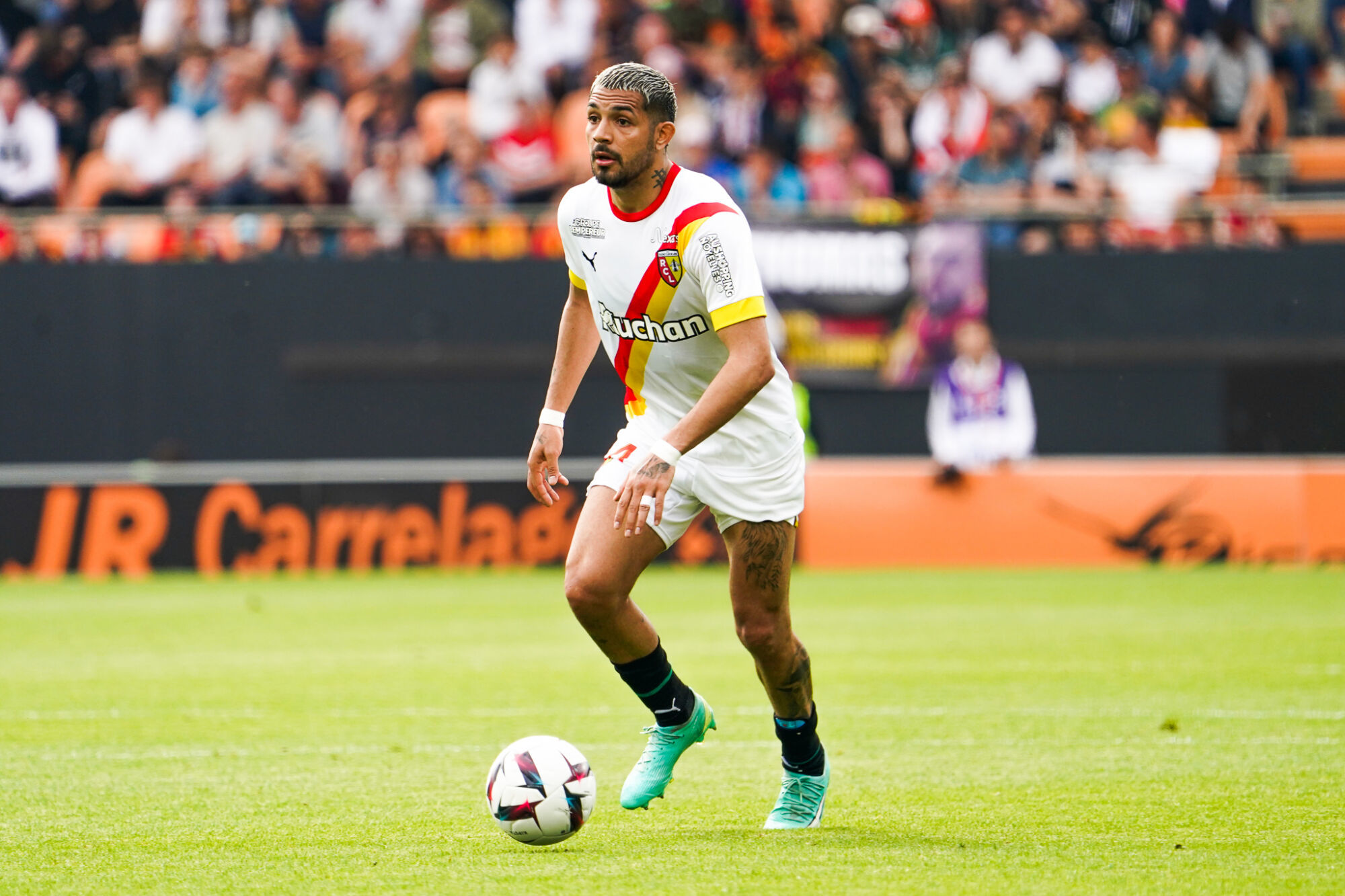 Facundo Medina, Premier League, Selecci&oacute;n Argentina, RC Lens, Aston Villa, Brighton, Ligue 1