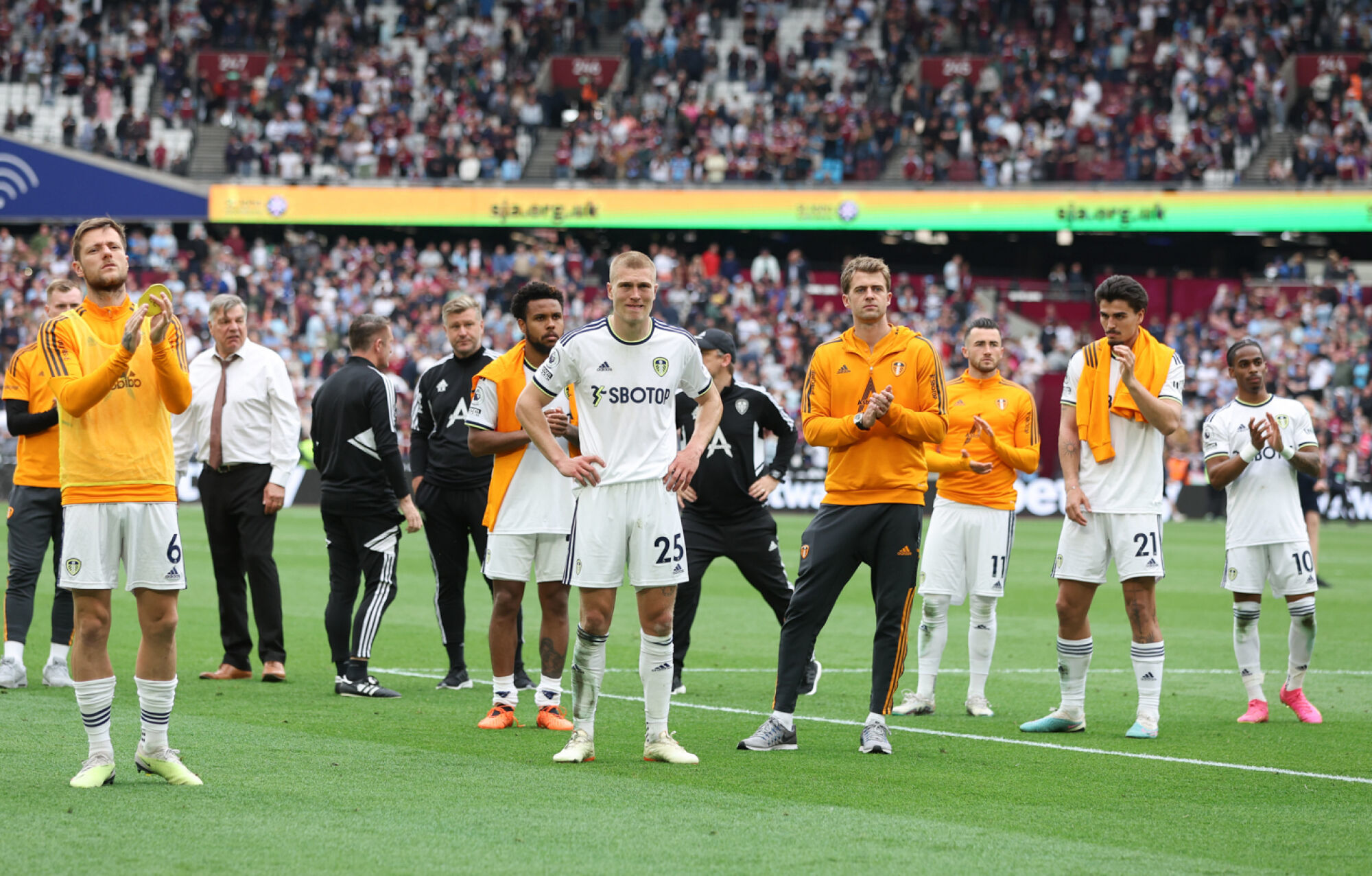 luis sinisterra leeds