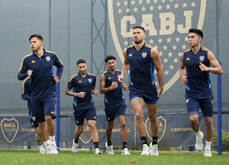 Boca Juniors: Se lesion&oacute; de nuevo y Riquelme piensa en venderle este mercado de pases