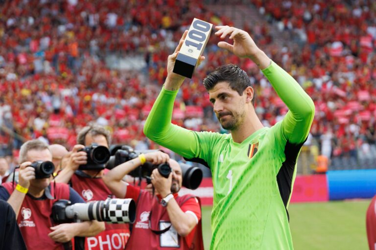 &iquest;Por qu&eacute; Thibaut Courtois ha dejado B&eacute;lgica? Todos los motivos