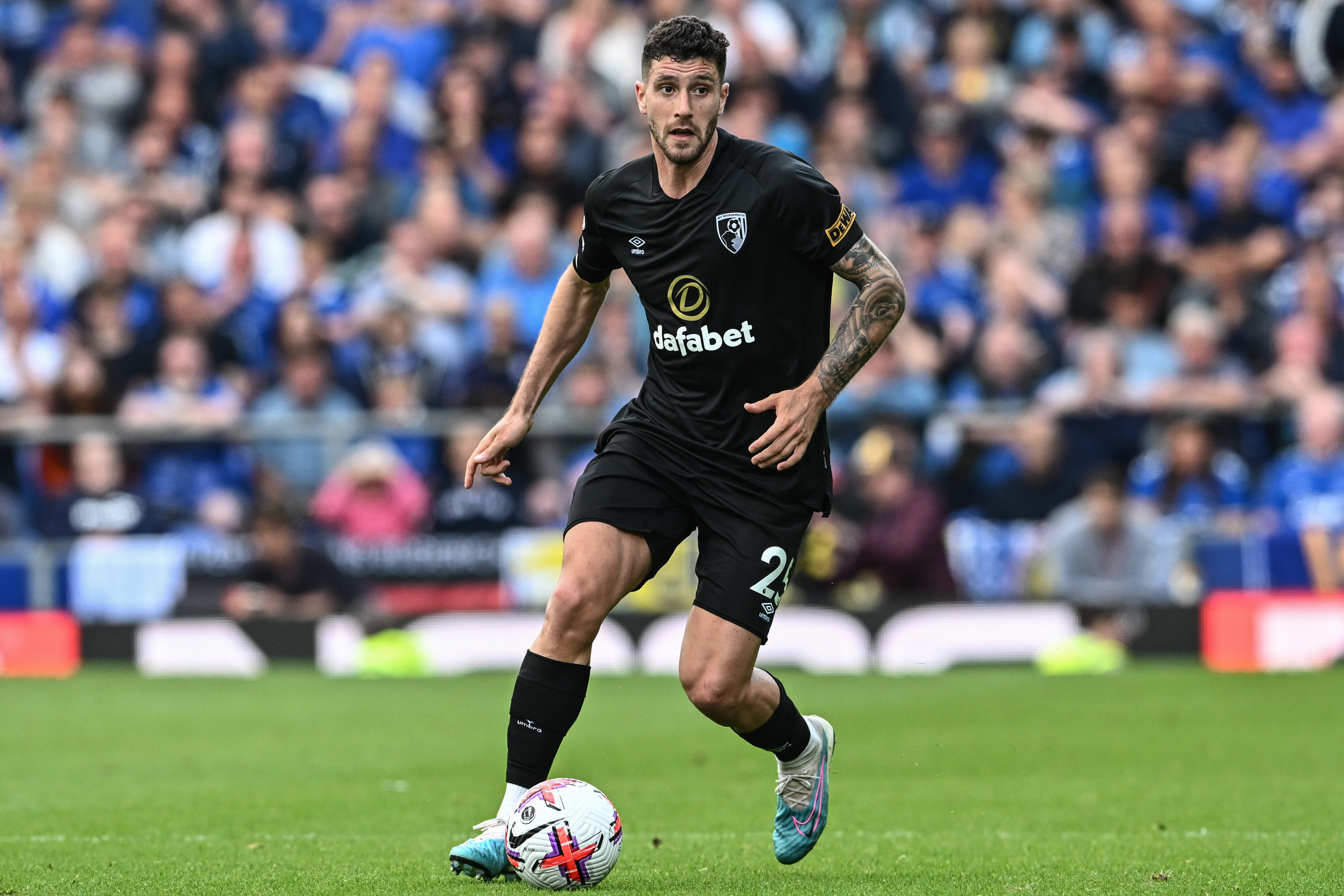 Uno por uno: Todos los argentinos que juegan en la Premier League, ¿cuántos goles aportaron a la competencia?