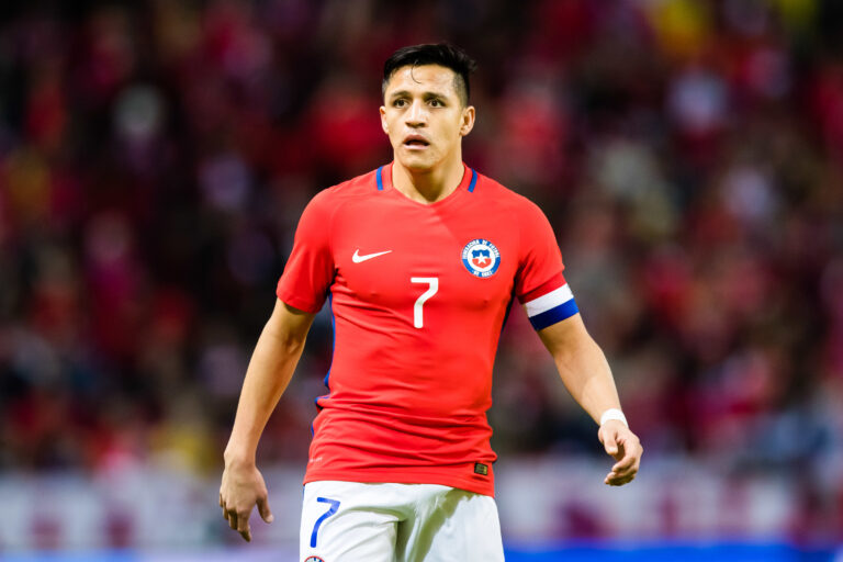 Top 5 mejores delanteros chilenos de la historia