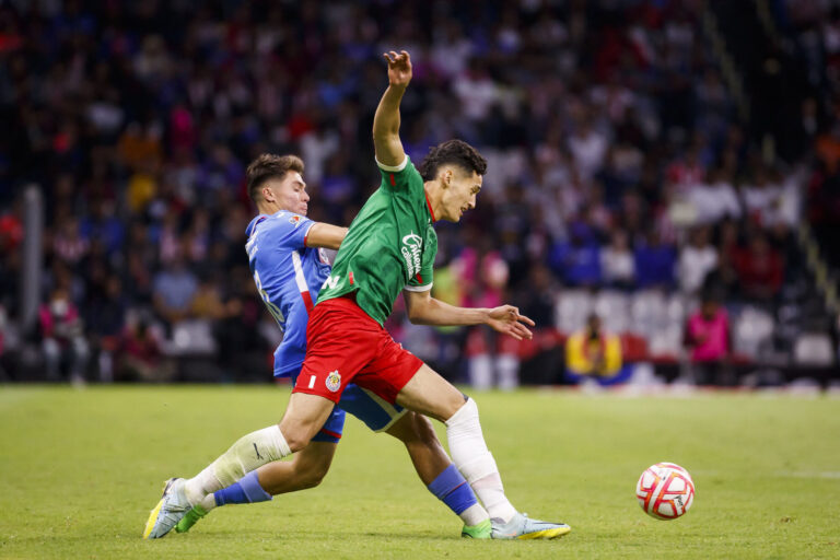 &iquest;Qui&eacute;n es Jes&uacute;s Orozco Chiquete, defensa de Chivas que apunta al Mundial 2026?