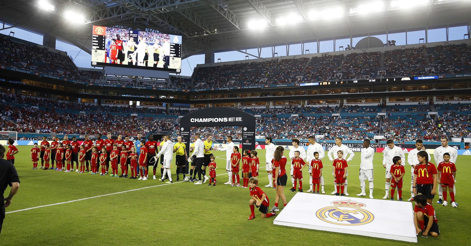 Los 7 partidos amistosos que no puedes perderte en julio, Barcelona vs Real Madrid, Manchester United, PSG, Al Nassr, Manchester City, Inter de Mil&aacute;n, Roma, Tottenham, Bayern M&uacute;nich