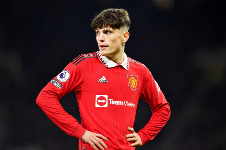 &iquest;Cu&aacute;nto dinero gana Alejandro Garnacho en Manchester United?