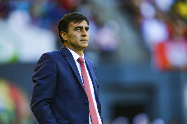 Colo Colo: El pedido especial de Quinteros que ByN no le quiere cumplir