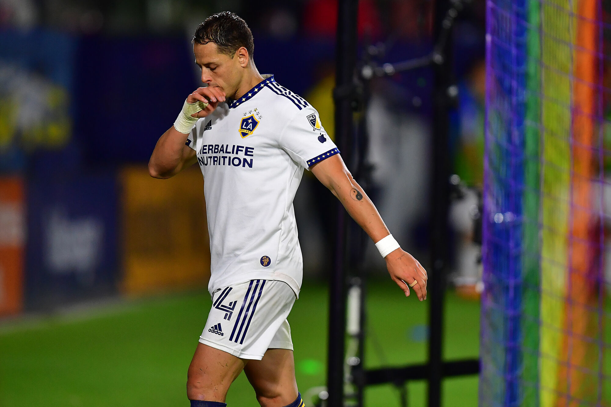 chicharito hern&aacute;ndez retiro