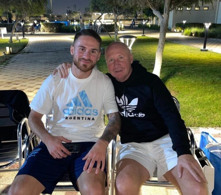 &iquest;Qui&eacute;nes son los padres, la novia y los hermanos de Alexis Mac Allister?