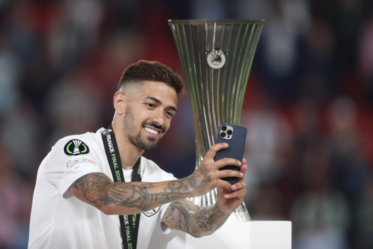 Los 5 mejores argentinos que contin&uacute;an sin equipo: Manuel Lanzini es uno de ellos