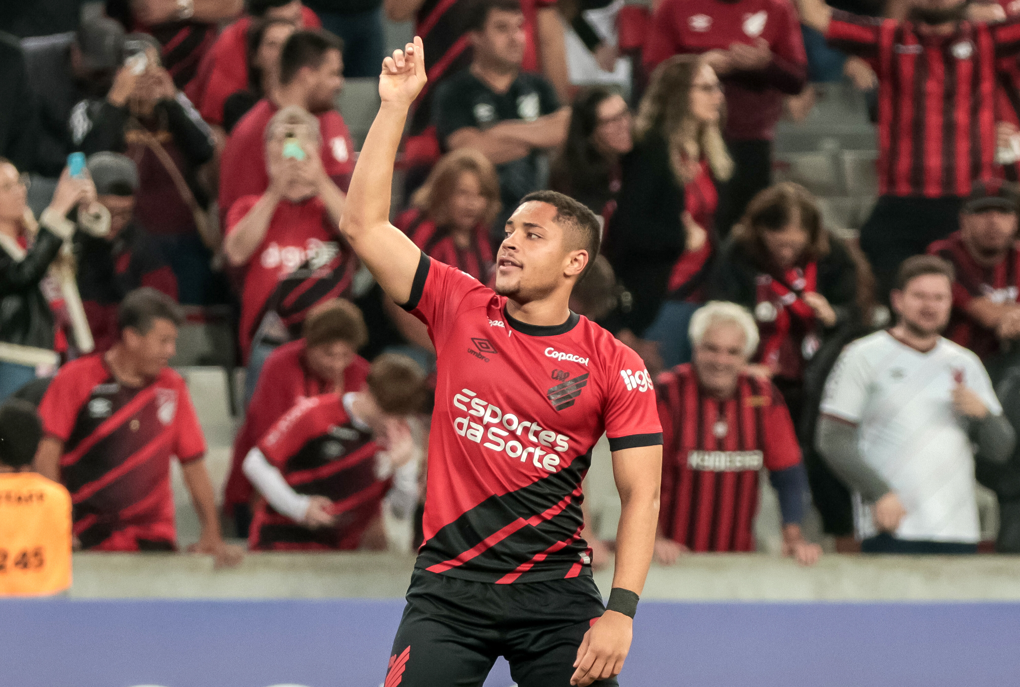 Vitor Roque o Endrick