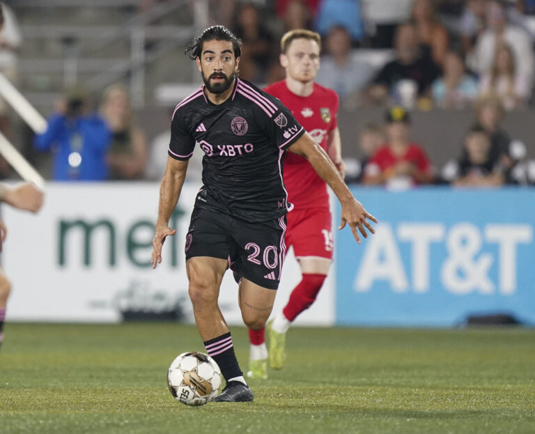 Rodolfo Pizarro, el &uacute;ltimo: todos los mexicanos que han jugado en Grecia