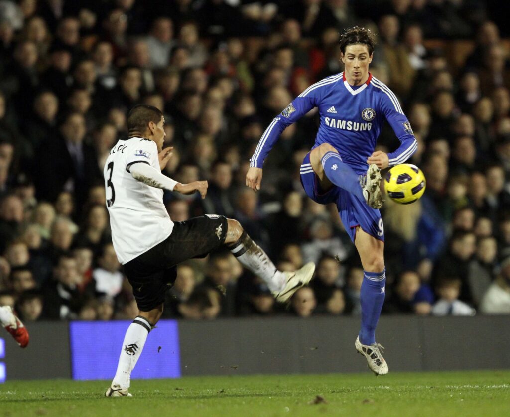 Carlos Salcido con Fulham | Cortes&iacute;a: Icon Sport