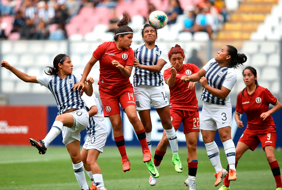 F&uacute;tbol femenino profesional en Am&eacute;rica Latina