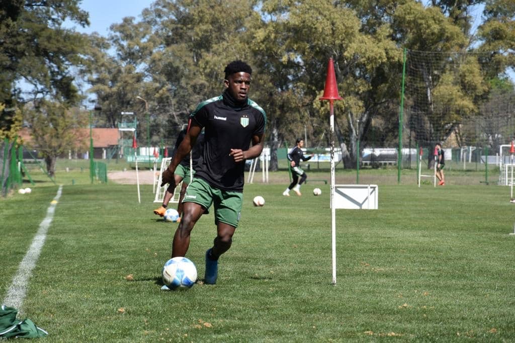 Todos los jugadores africanos que jugaron en la Primera Divisi&oacute;n de Argentina, &Aacute;frica, Argentina, Liga Profesional, Boca Juniors, Ferro, Newell&acute;s Old Boys, Custodio Mendes, Z&eacute; Turbo, F&eacute;lix Orode, Luis Leal, Dany Edjo, Okiki Afolabi, Alphonse Tchami, Ibrahim Sekagya, Doctor Khumalo, Ernest Mtawalli, Efford Chabala, Tobie Mimboe, Nii Lamptey