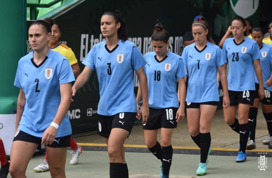F&uacute;tbol femenino profesional en Am&eacute;rica Latina