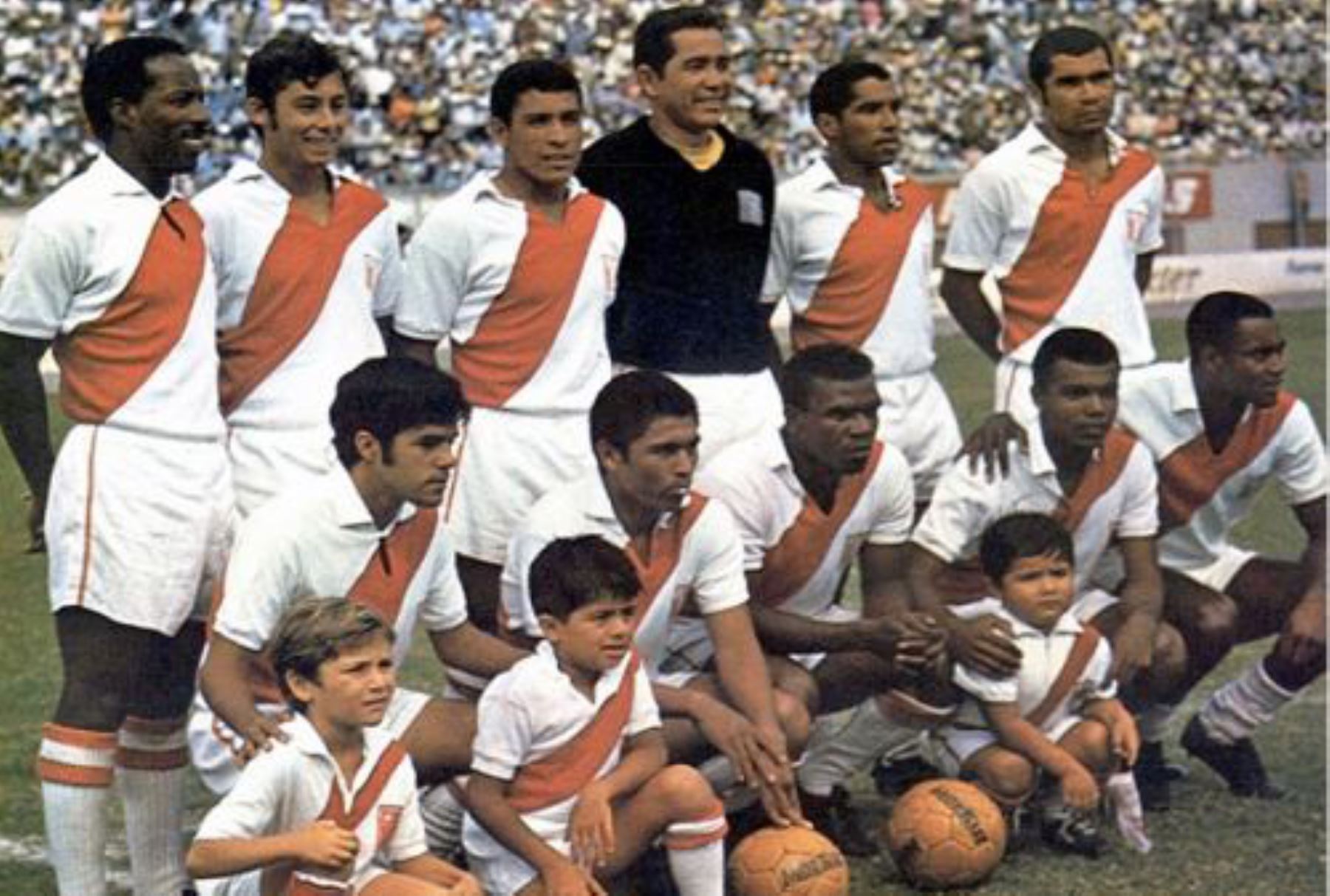 Mejores defensas peruanos