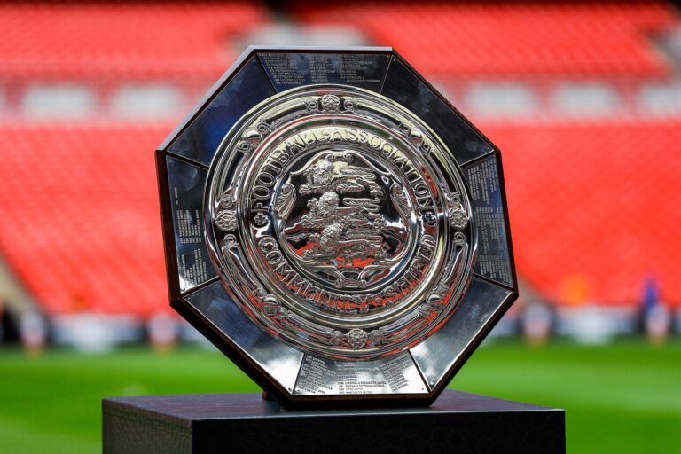 &iquest;Cu&aacute;ntos equipos juegan la Supercopa de Inglaterra?