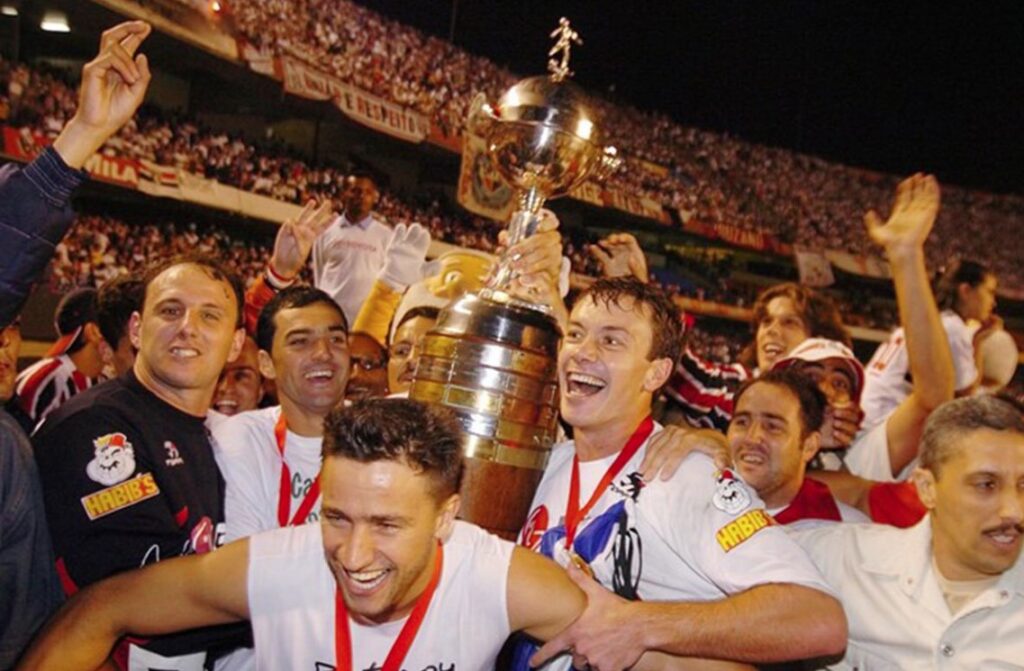 clubes sudamericanos con más títulos