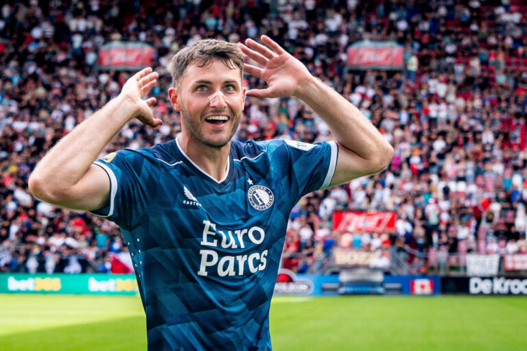 Santiago Gim&eacute;nez: &iquest;Cada cu&aacute;ntos minutos anota con el Feyenoord en Europa?