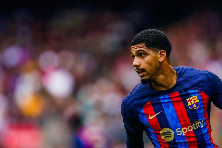 Selecci&oacute;n de Uruguay: &iquest;por qu&eacute; no juega Ronald Ara&uacute;jo hoy vs Ecuador en Eliminatorias (Mundial 2026)?