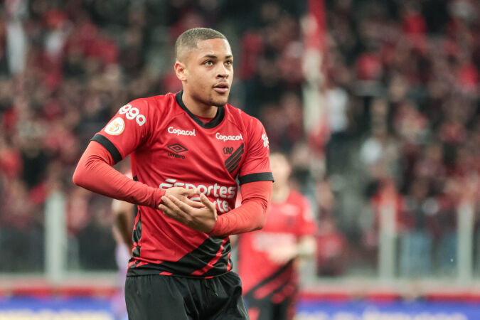 Vitor Roque: &iquest;c&oacute;mo afecta la lesi&oacute;n su fichaje con el Barcelona?