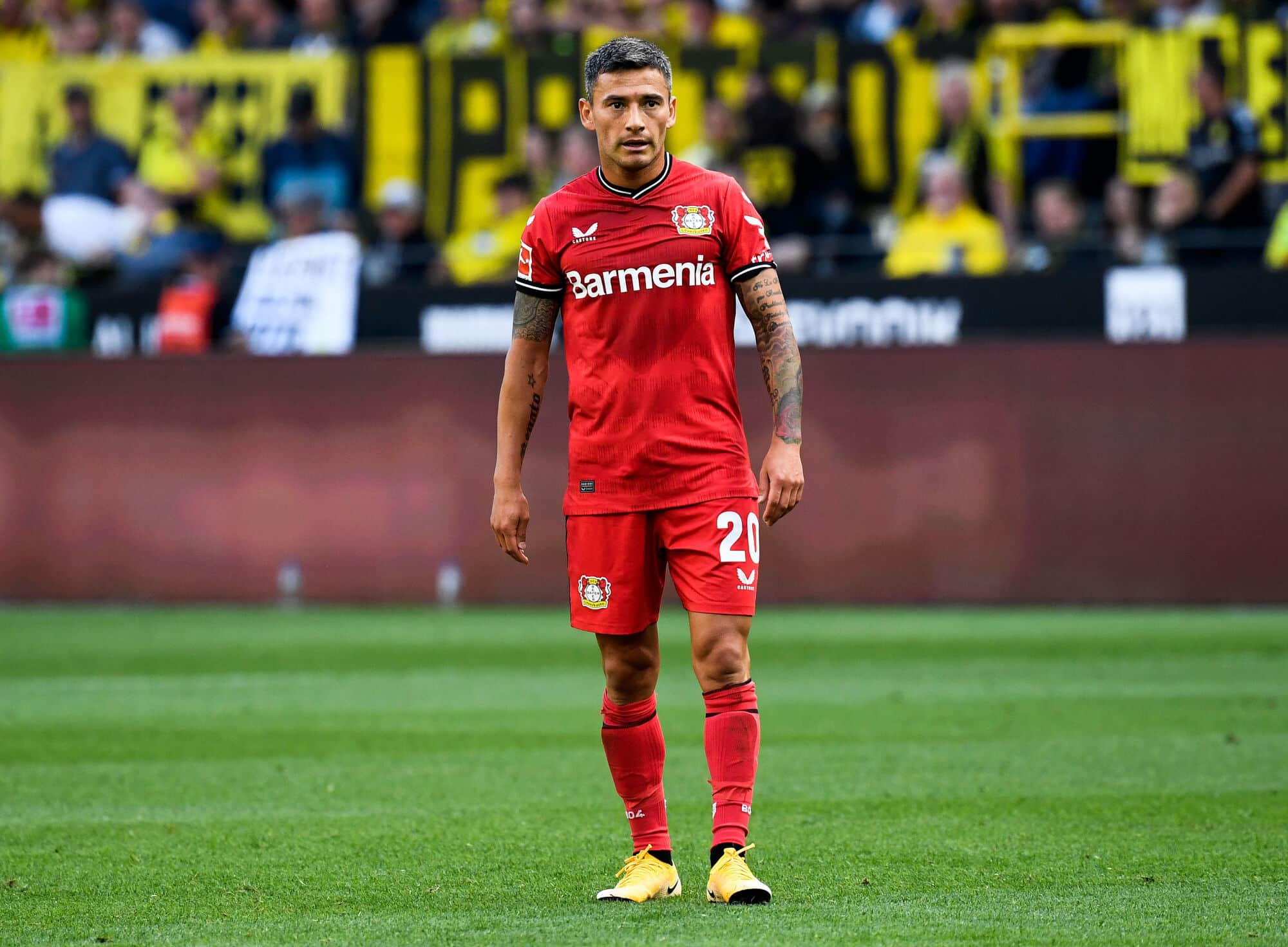 jugadores chilenos partidos champions